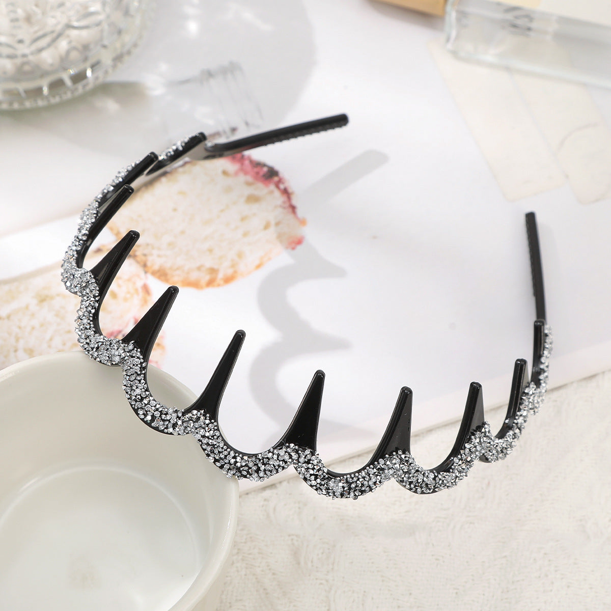 💥Set of wave-shaped crystal hairbands – Lightweight, non-slip and girly hair accessories; sparkling wave-shaped hairbands with crystal details for weddings and everyday wear; girly and feminine accessorie