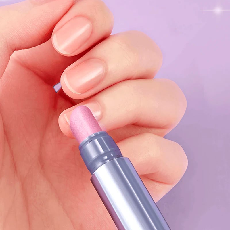 đSpeciellt för manikyr â nagelvĂ„rdspenna, reparerar nagelskador orsakade av manikyr