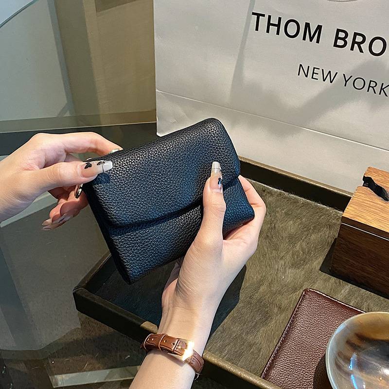 â°Unisex Pebble Leather lompakkođ„
