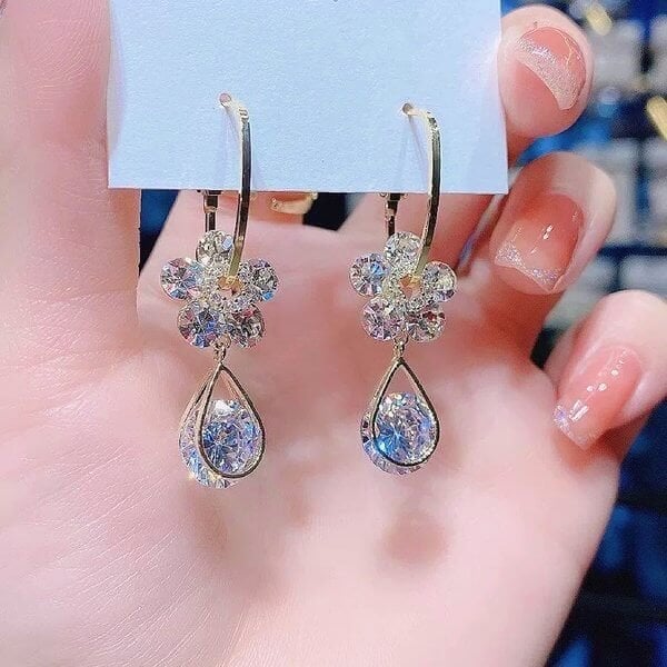 đ„Superrea nu!!!!!!đ„Fashion Flower Crystal ĂrhĂ€ngen