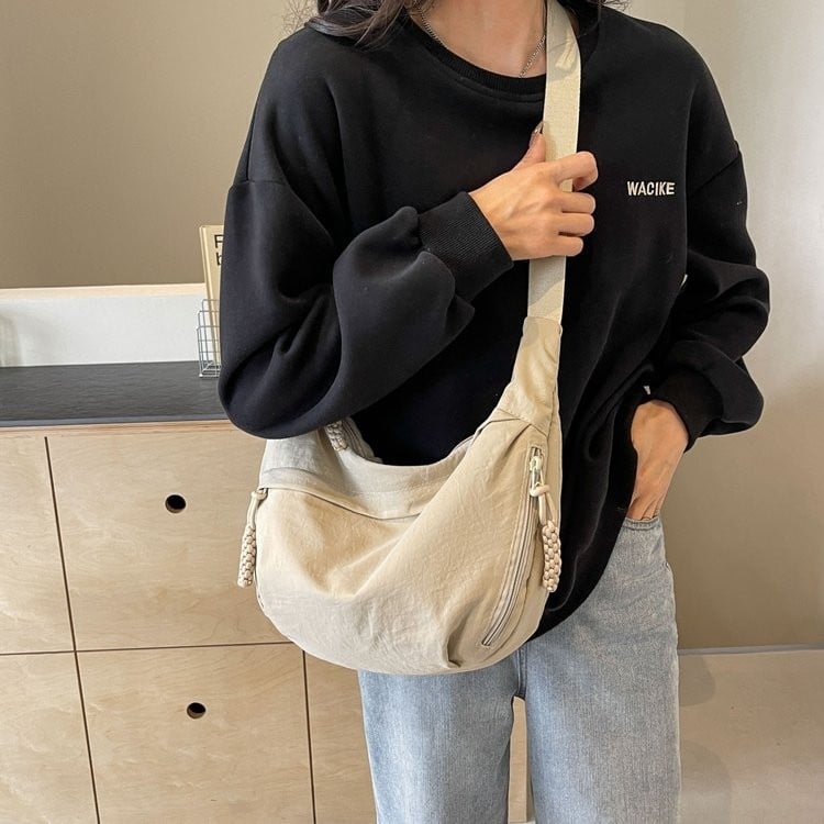 đ„đ„Fashionabel axelremsvĂ€ska i nylon i enfĂ€rgad modellđ„