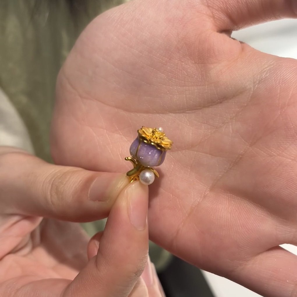 Halsband med blommande ros