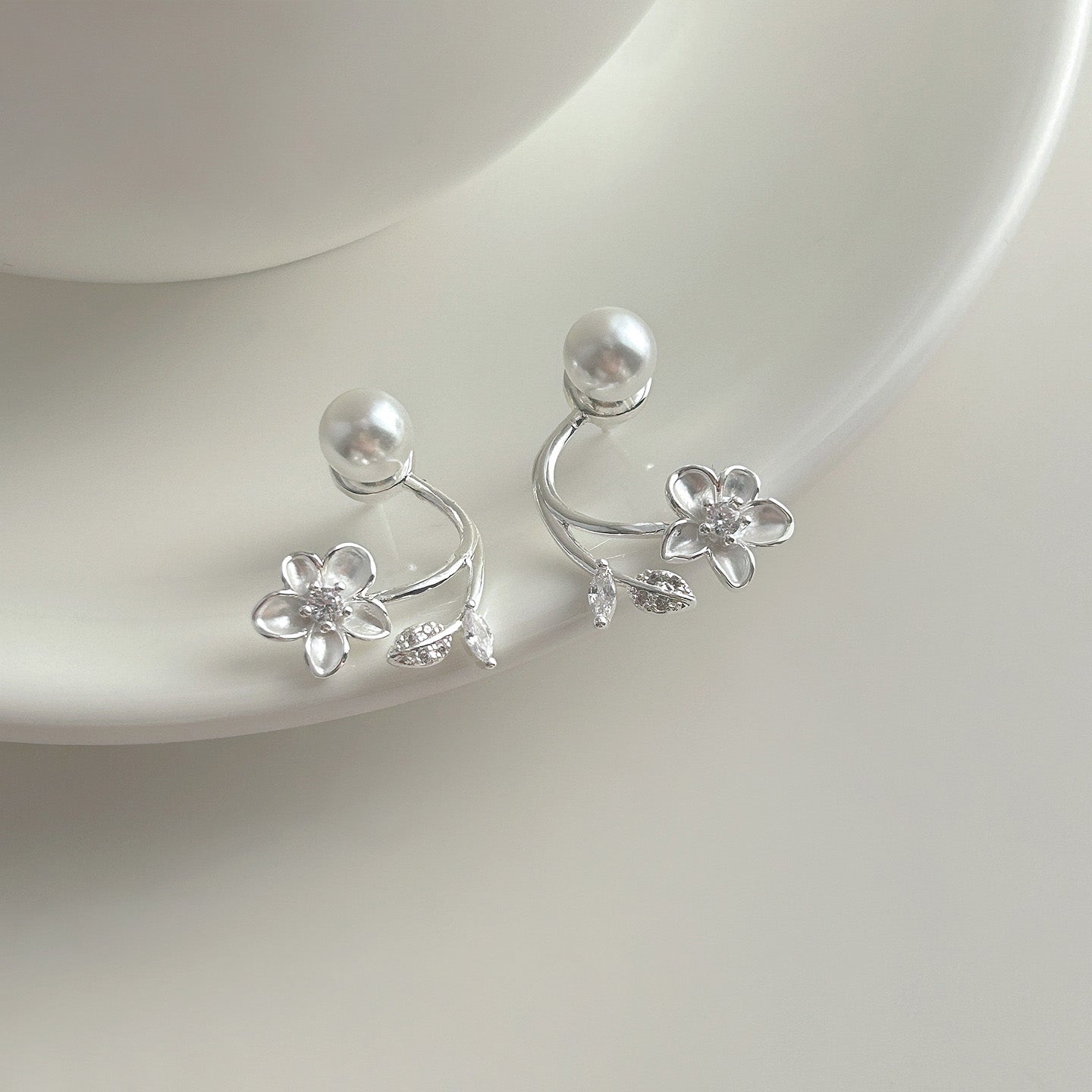 🎀Ethereal Blossom Earrings: Sterling silver earrings with flowers and pearls for women