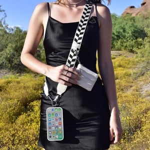 💖Telefonrem med ficka med dragkedja