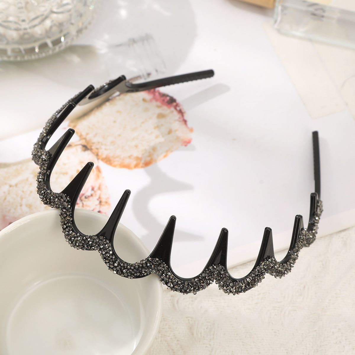 💥Set of wave-shaped crystal hairbands – Lightweight, non-slip and girly hair accessories; sparkling wave-shaped hairbands with crystal details for weddings and everyday wear; girly and feminine accessorie